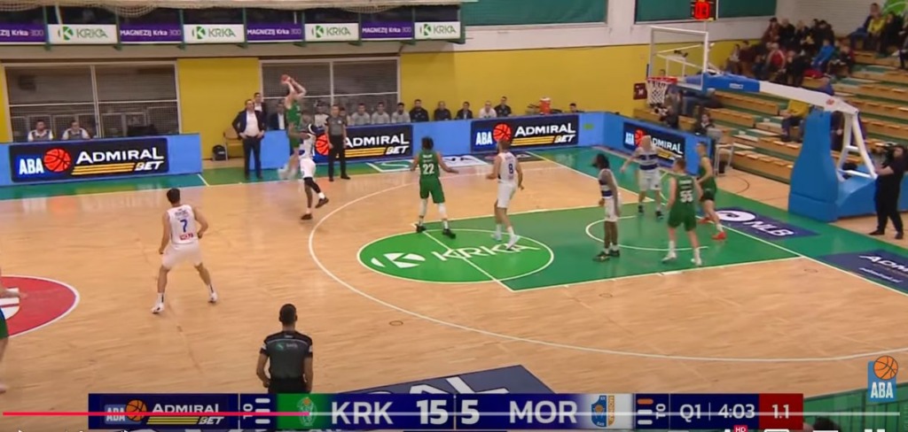 V novomeški dvorani so se držali za glavo: nora trojka domačega 18-letnika ob zmagi nad Črnogorci