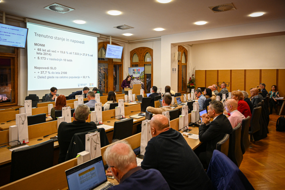 Nova generacija štipendistov, sprejeta strategija dolgožive družbe, nova stanovanja