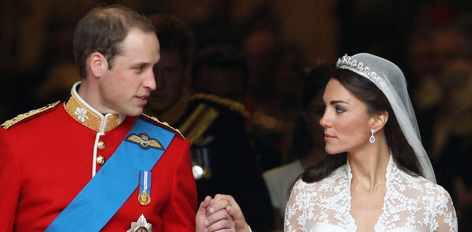 William in Kate v polnih pripravah, da ju okronajo za kralja in kraljico