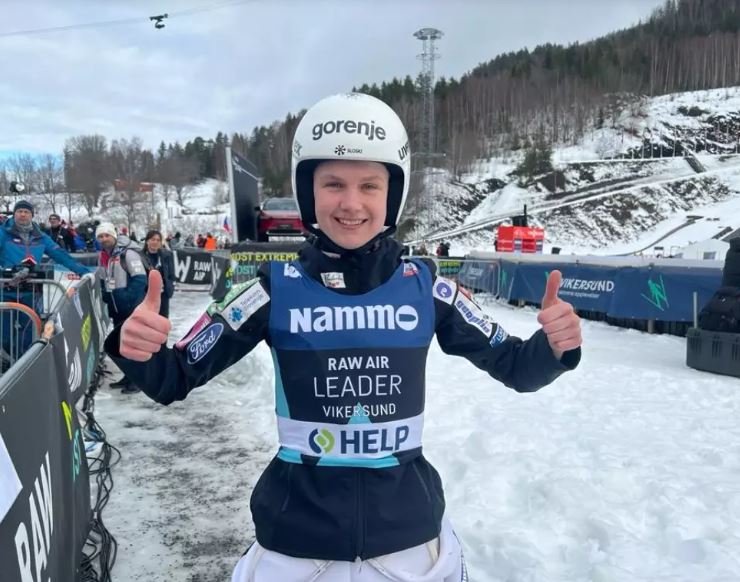 Ema Klinec zaostala le za vodilno skakalko zime, Nika Prevc peta