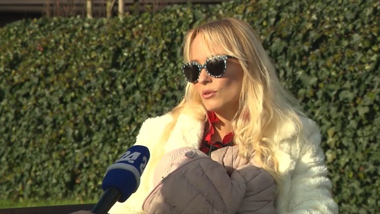 Znana Slovenka iskreno spregovorila o dojenju štiriletnega sina, komentarji so grozni