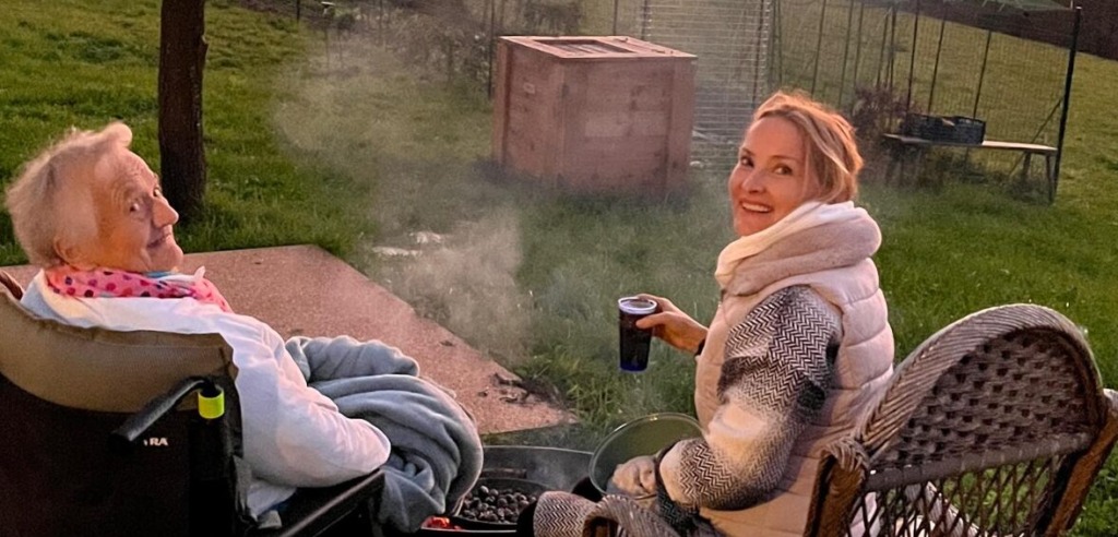 Tanja Ribič v solzah, s temi bolečimi besedami se poslavlja od mame