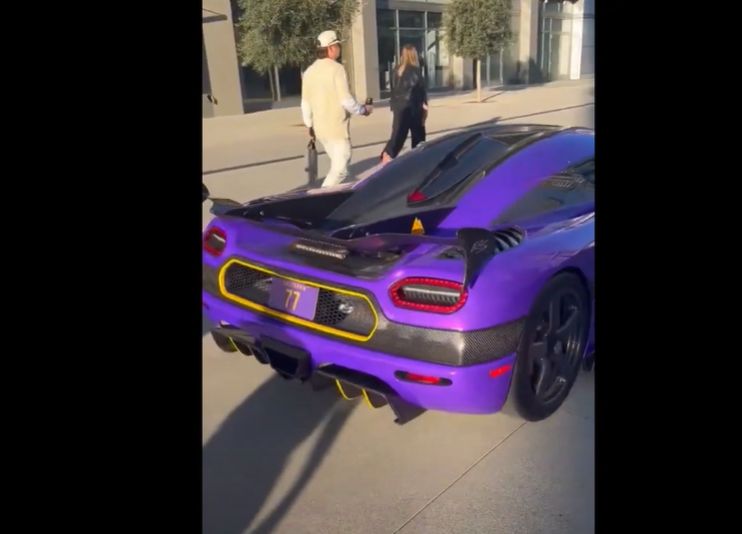 FOTO: Dončić premagal Dallas, pred tekmo delal sklece, na tekmo se je pripeljal s takim avtom