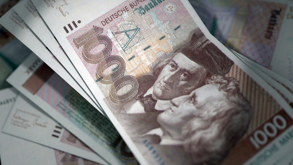 Zakonca med prenovo našla skoraj 200.000 evrov – zdaj ju namesto bogastva čaka kazen!