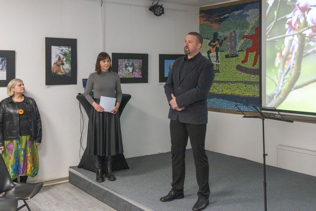 Čarobnost "Zvestih pogledov" v objektivu Mete Kuhar