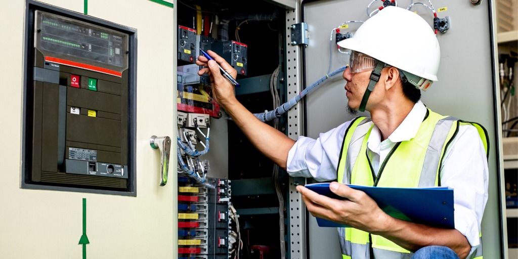 Elektrika bo cenejša? Nova pravila EU prinašajo vidne prihranke v gospodinjstvih