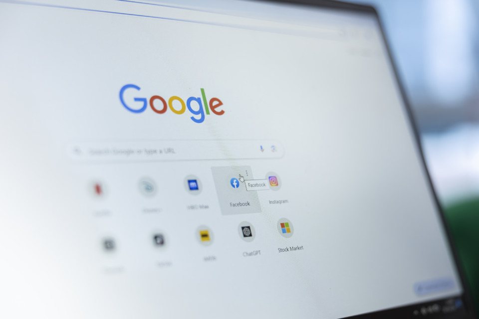 Zmogljivi AI spletni brskalnik postaja resna konkurenca – bo Chrome ostal na vrhu?