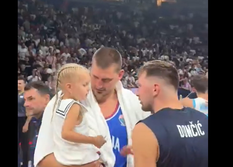 Po debaklu Dončić takoj pristopil do Jokića, cela arena je videla, kako dobra prijatelja sta