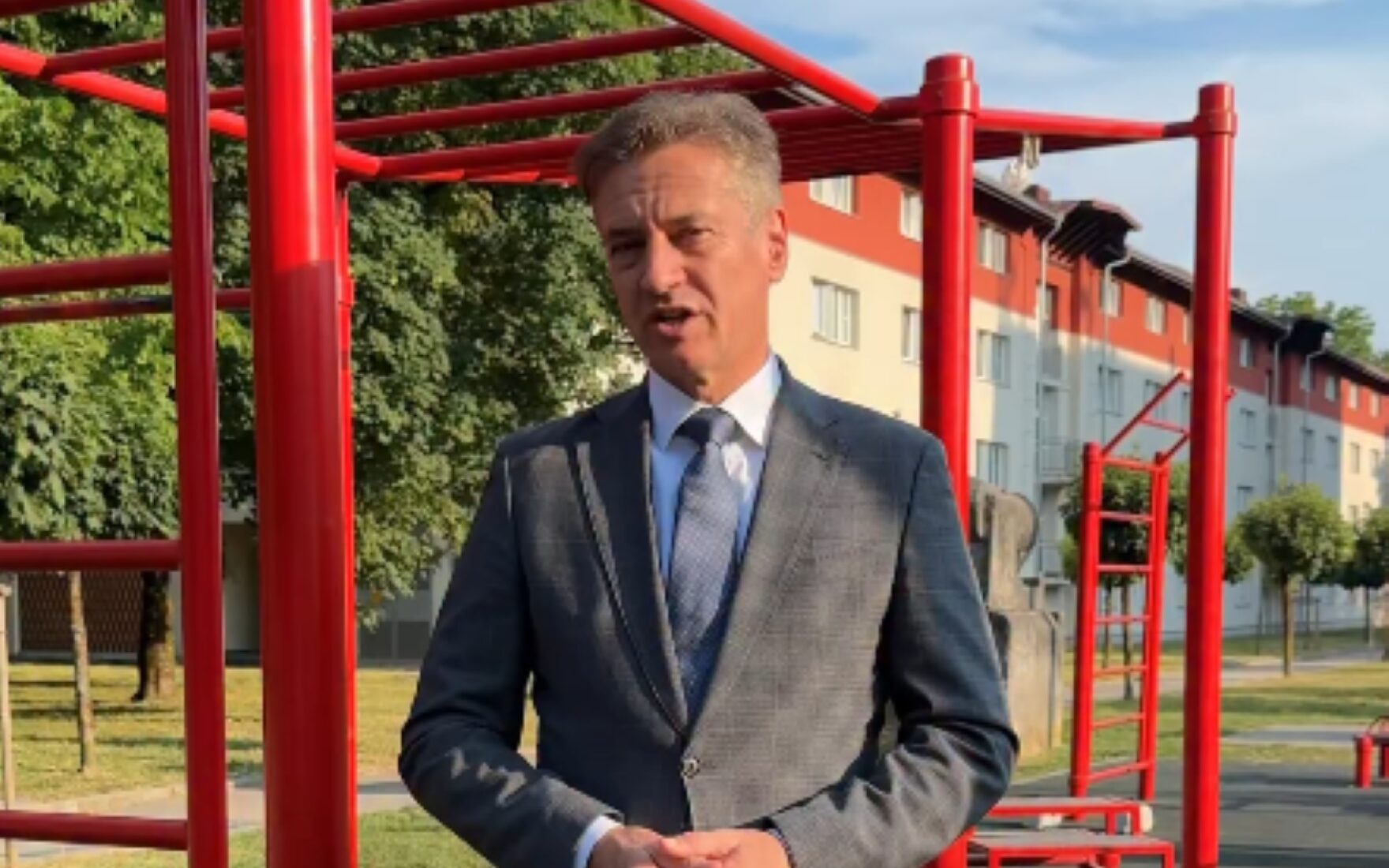 Ali je ljubljanski župan Janković razkril datum in kraj poroke Roberta Goloba in Tine Gaber?