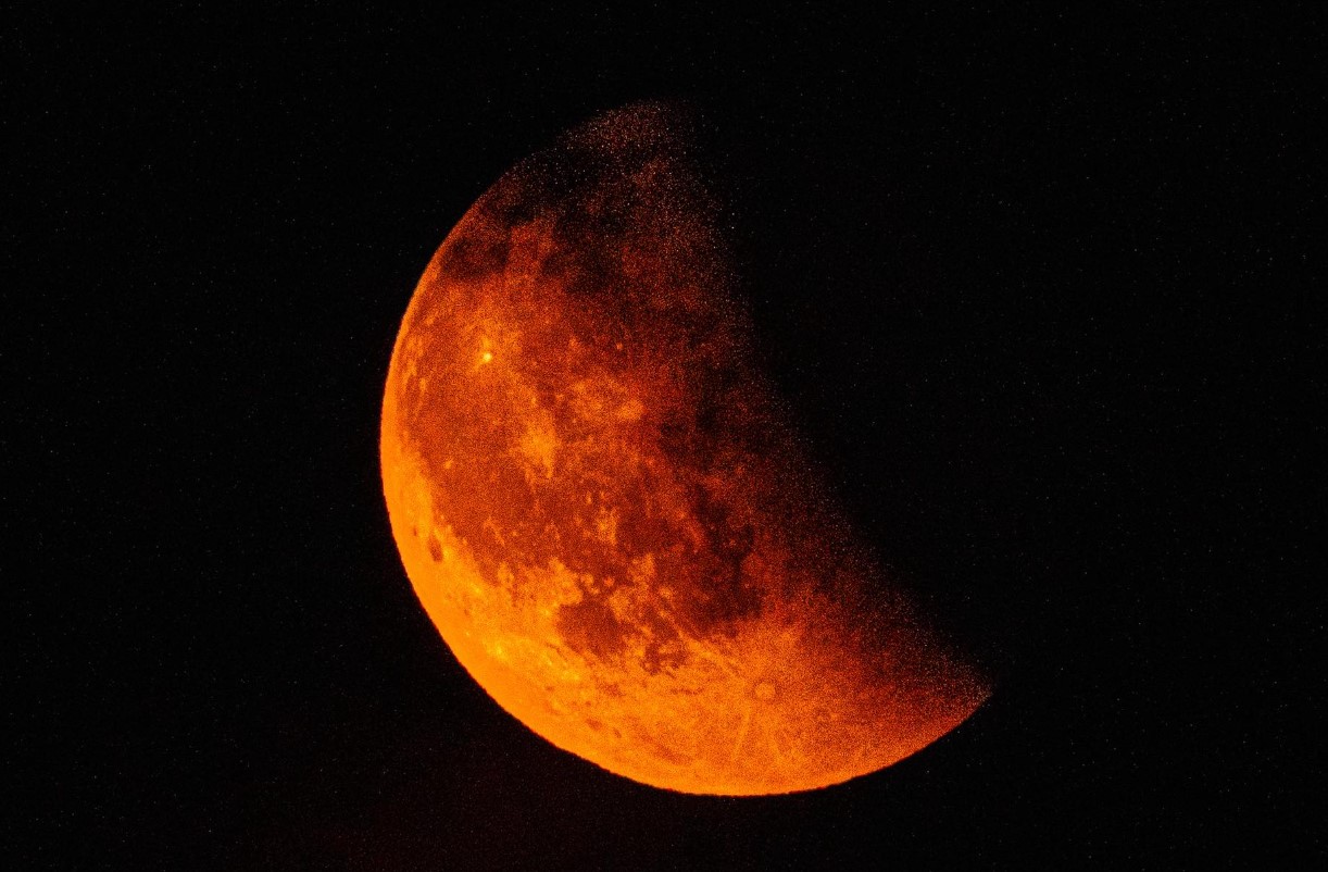 Krvava luna: najlepše slike popolnega luninega mrka