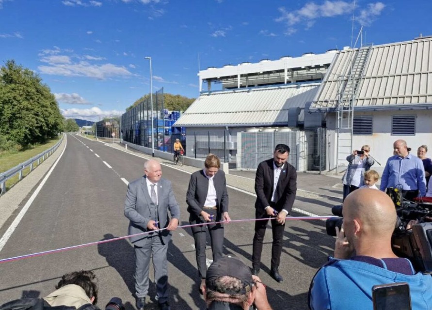 obvoznica-ministrica - NaDlani.si Foto: Ministrica v občini Mirna Vir: Osebni arhiv