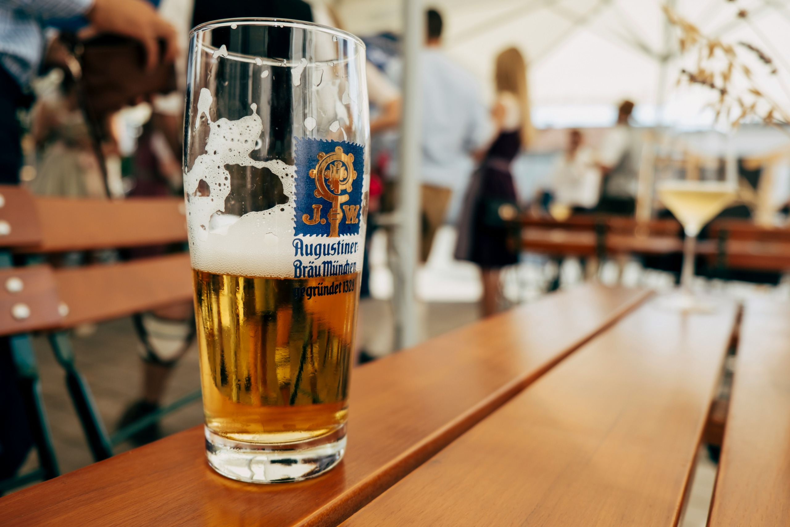 Oktoberfest - Najdražje pivo bo v Münchner Stubn, kjer bo stalo 15,80 evra, medtem ko bo le nekaj gostiln ponujalo liter piva za manj kot 15 evrov.