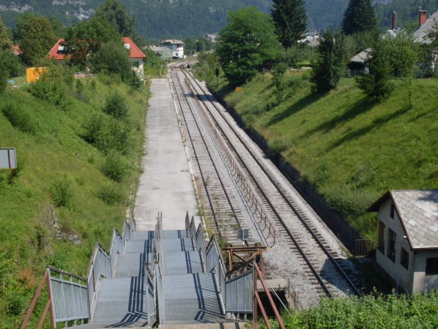 Bohinjski predor bo zaradi sanacije zaprt.Vsaka taka zapora pomeni izpad prihodka, ne le za nas, ampak za celotno verigo – od prenočišč do gostincev," pravi eden od lokalnih turističnih delavcev