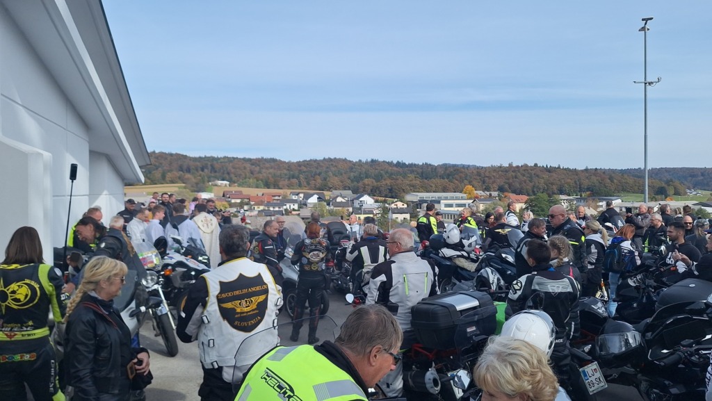 Motoristi napolnili Grosuplje, Martin Golob pa z gesto, ki je raznežila številne (VIDEO)