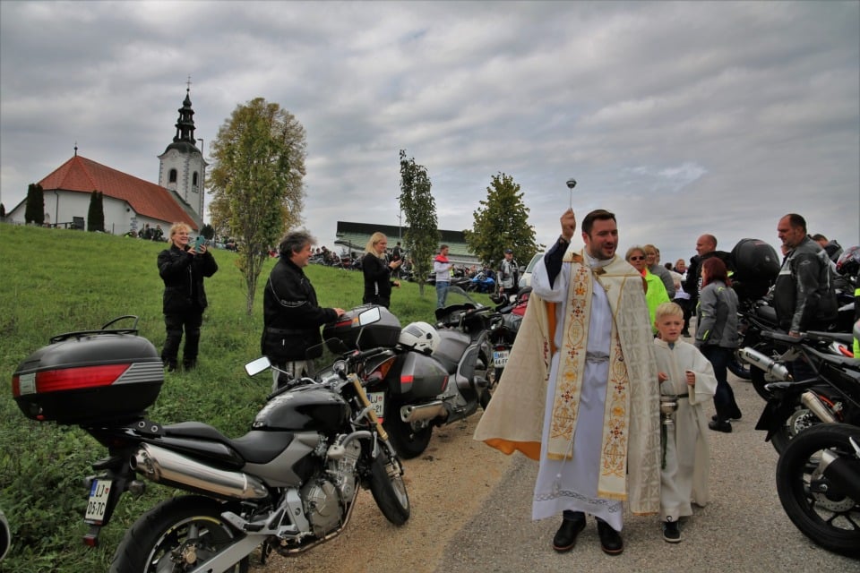 blagoslov-motoristov - NaDlani.si
