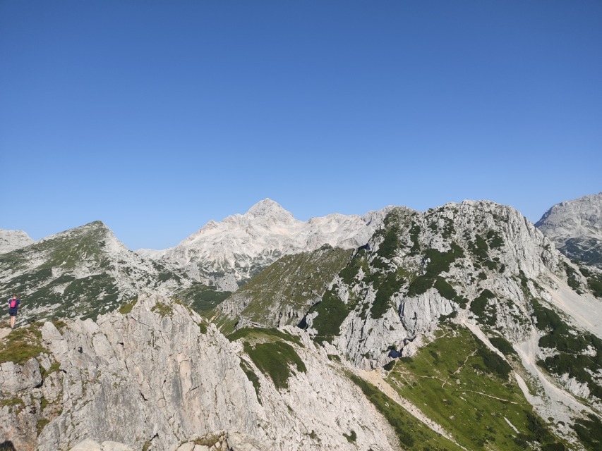 Dan Triglava bi postal nov državni praznik “Bil sem presenečen, da Slovenci nimamo praznika, ki slavi Triglav, ki je del našega grba, zavesti in srca,” je poudaril.
