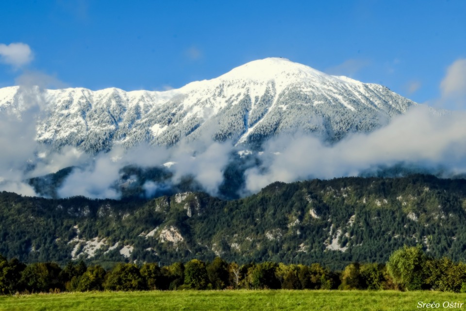 gore-karavanke-facebook - NaDlani.si Karavanke, veriga ki ločuje in hkrati povezuje slovenske gore z avstrijskimi