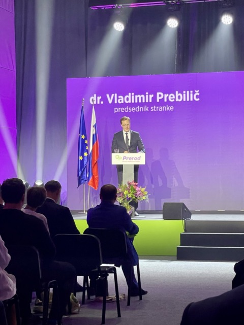 Govor predsednika nove stranke Prerod, Vladimirja Prebiliča - NaDlani.si Govor predsednika nove stranke Prerod, Vladimirja Prebiliča; vir: omrežje X