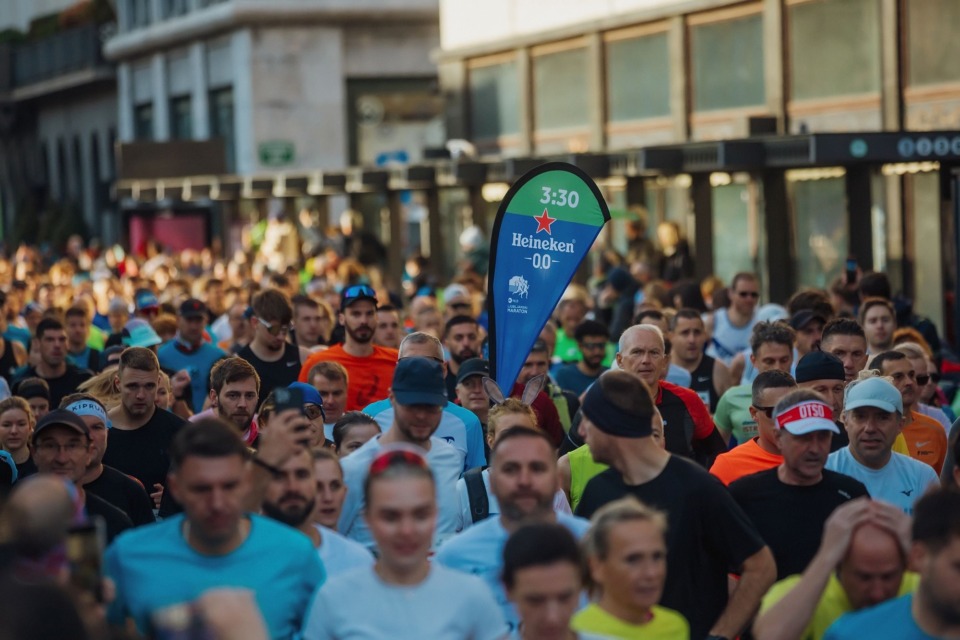 Nepregledna množica tekačev na Ljubljanskem maratonu; vir: Epoha