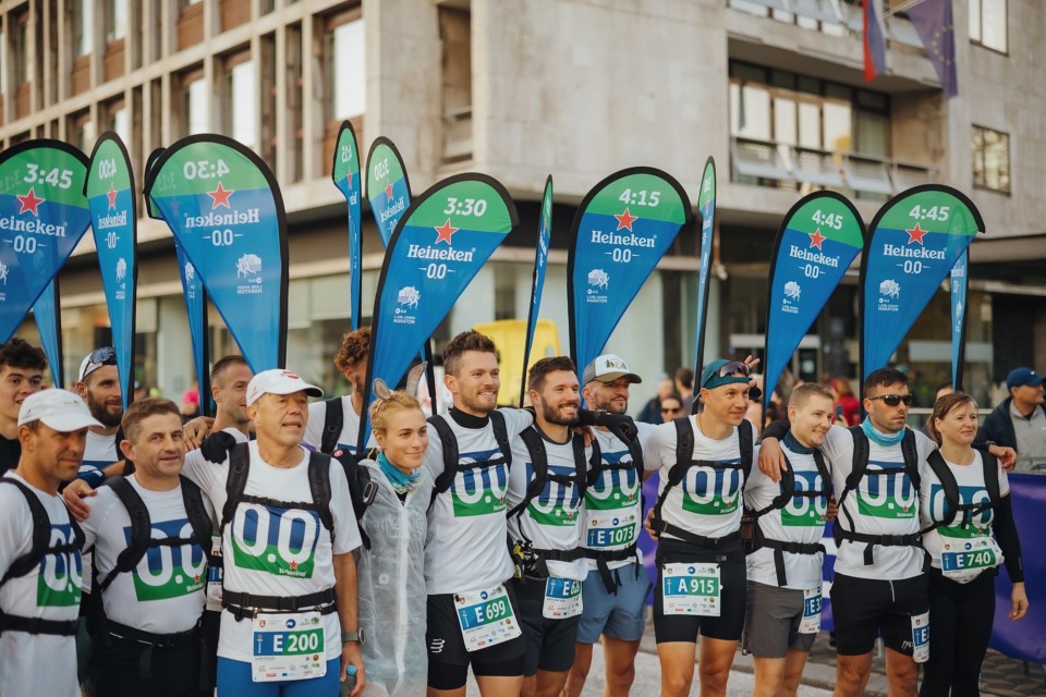 Na Ljubljanskem maratonu so padali rekordi – tudi najdaljši navijaški kavč v državi! (FOTO)