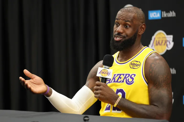 Lebron James; vir: Patrick T Fallon/AFP