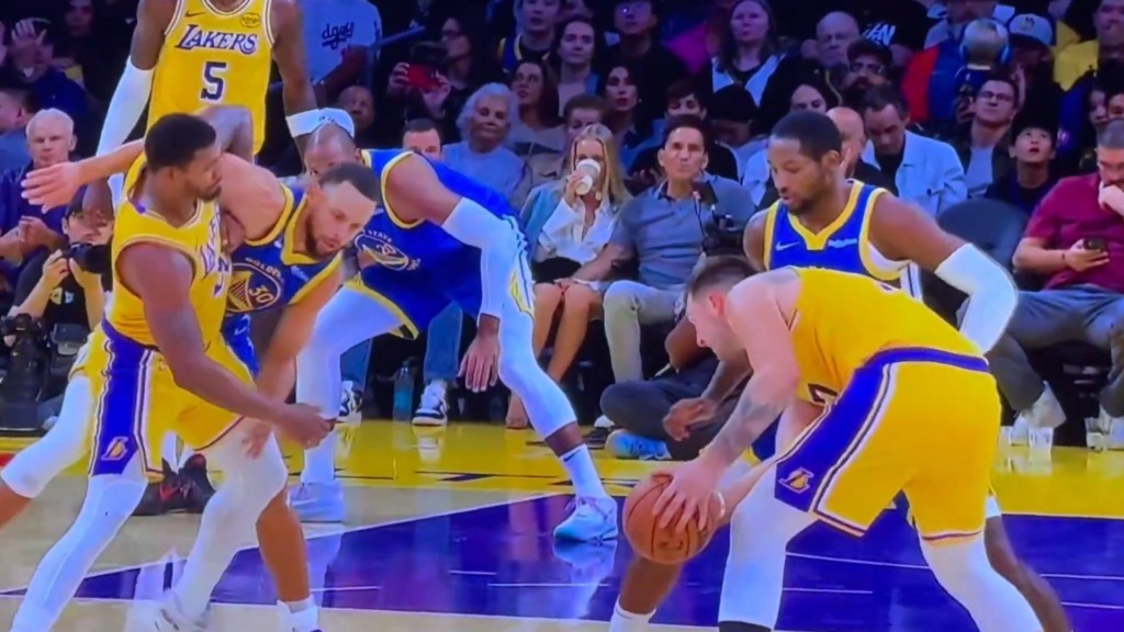 Izjemen štart Dončića v sezono - kar 43 točk v koš Golden Statea, vse skupaj pa premalo