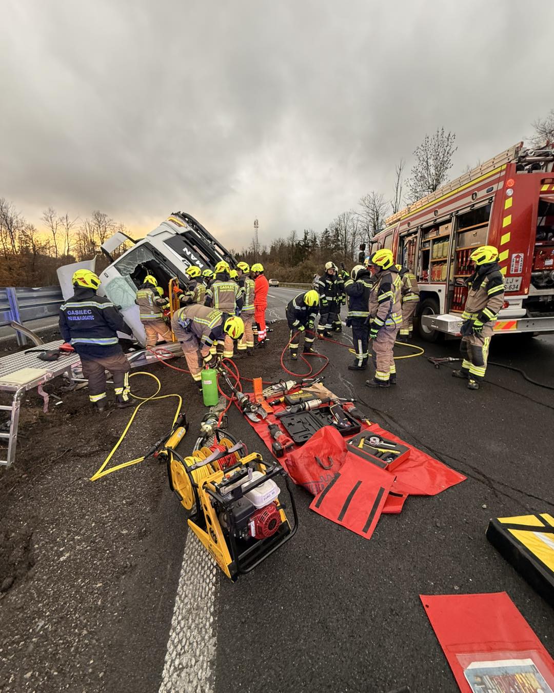 nesreca-pgd-dolnji-logatec - NaDlani.si