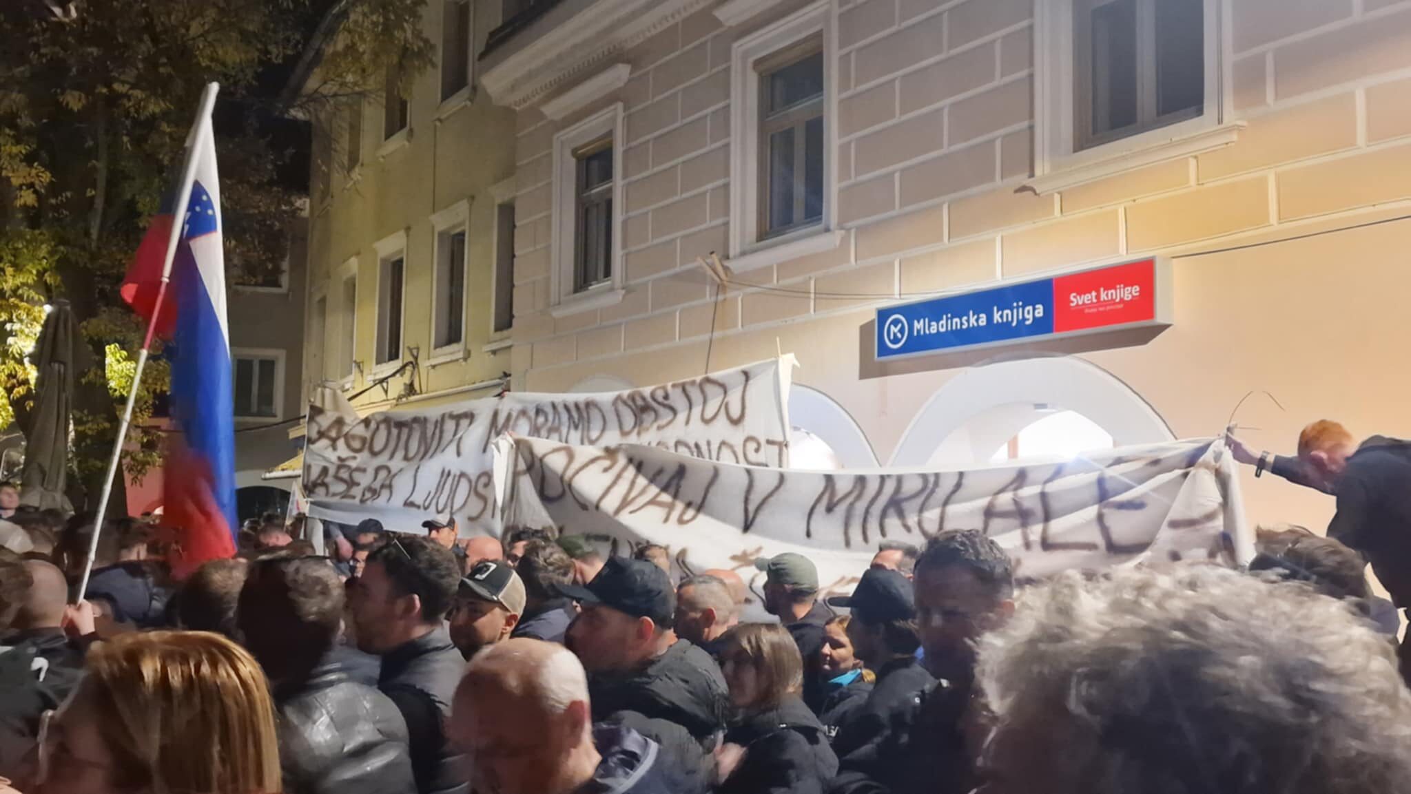 novo-mesto-protest - NaDlani.si