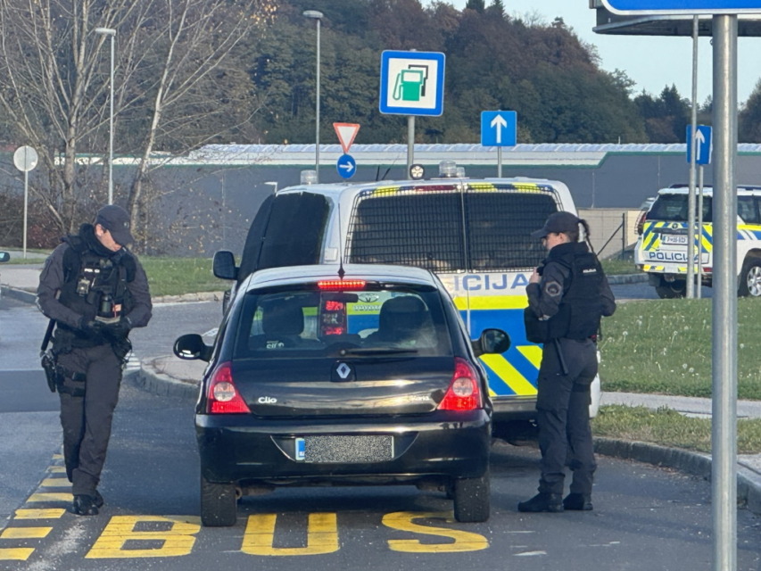 Policija NM (4) - NaDlani.si