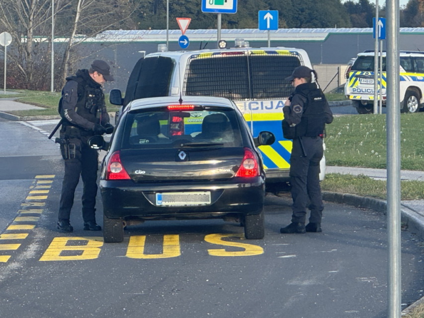 Policija NM (9) - NaDlani.si