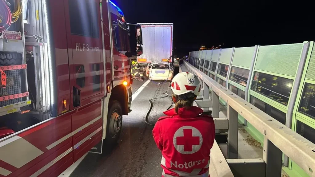 Tödlicher Unfall S 6 Semmering Schnellstraße Rotes Kreuz - NaDlani.si