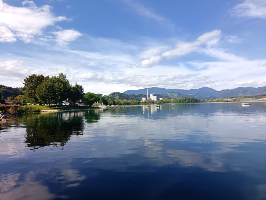velenjsko-jezero-velenje - NaDlani.si