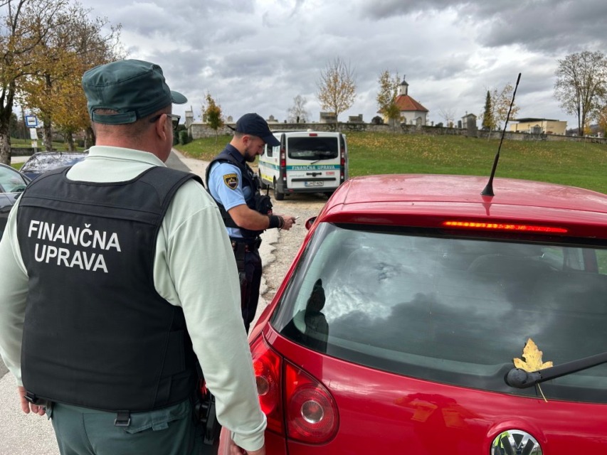 Grožnje v Trebnjem: Rom grozi Fursu s streljanjem in bombami (FOTO)