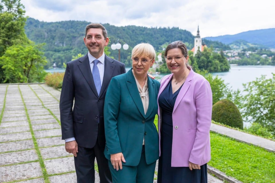 Kaj se dogaja v zakonu predsednice Slovenije? Aleš Musar brez poročnega prstana!