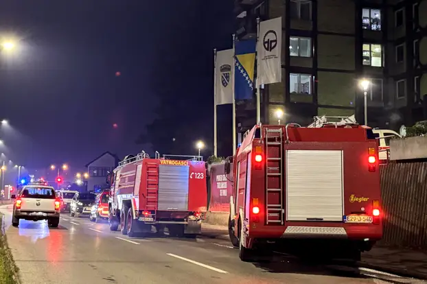 Gasilci_na_kraju_požara - NaDlani.si