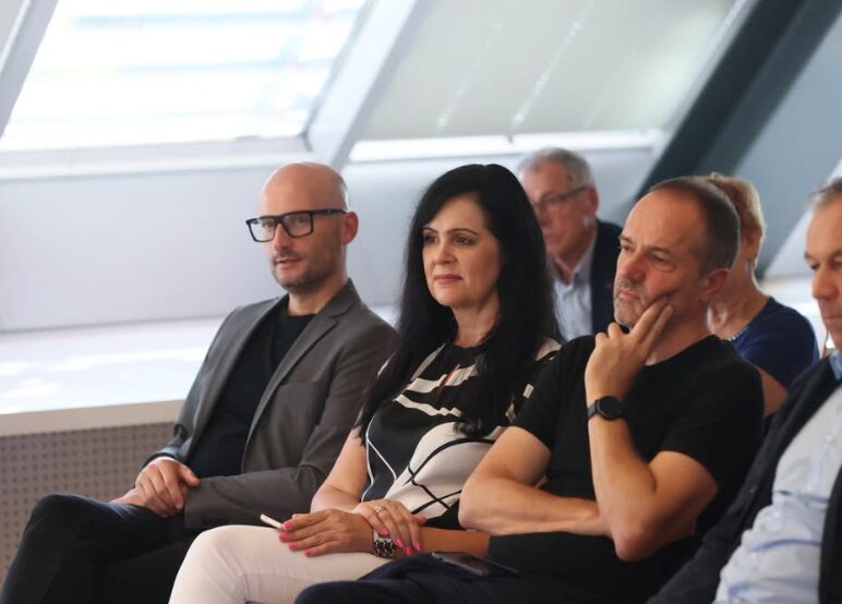 Javila se nam je poslanka Janja Sluga: “Moje besede so bile iztrgane iz konteksta.”