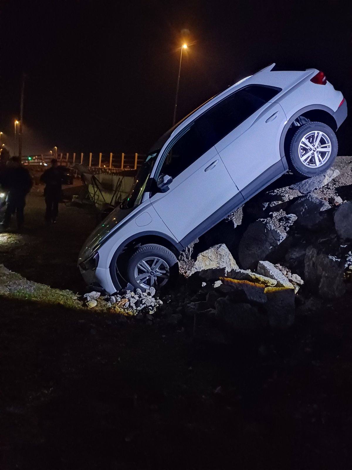 Pazite, to je nevarno križišče! Cesta se kar konča, vozniki množično letijo s ceste (FOTO)