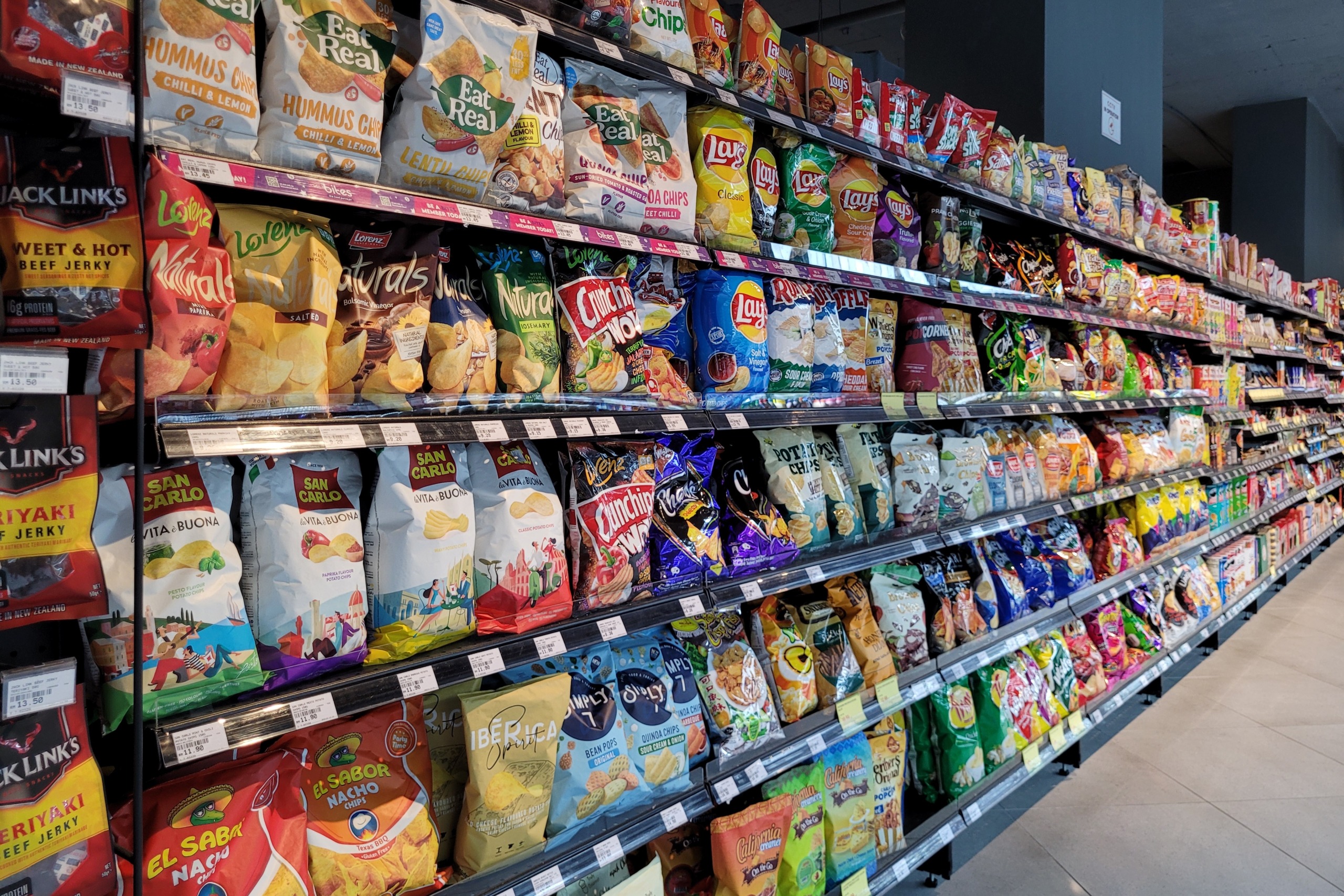 Za večji vnos se šteje približno en obrok ali približno 10 odstotkov več ultra-predelane hrane na dan. FOTO: Shutterstock