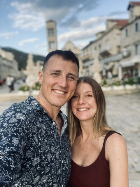 Štefan Hadalin je postal očka, poglejte kakšno neobičajno ime sta mu nadela s partnerko Katjo