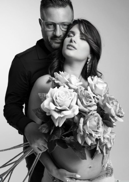 Presenečenje na sceni: mož priljubljene slovenske estradnice vstopil v politiko! (FOTO)