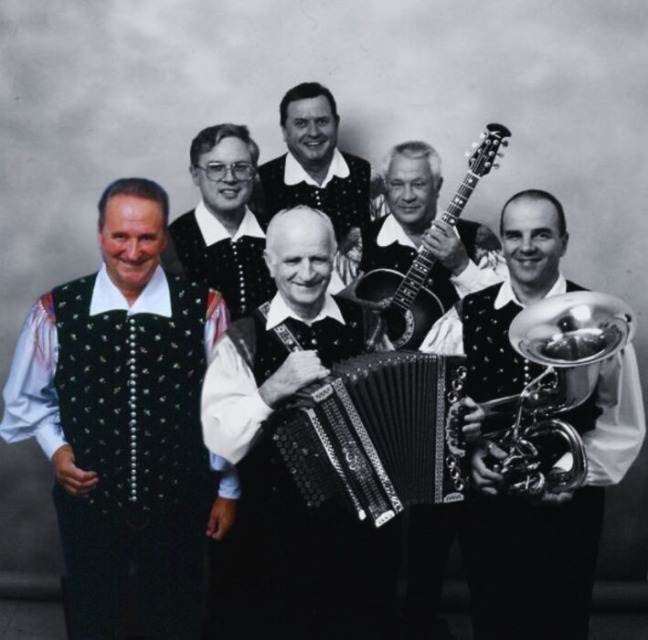 Ansambel Lojzeta Slaka; vir: Splet