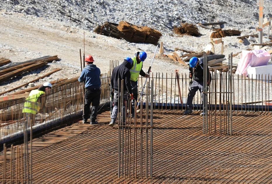 Delam, pa nimam niti za položnice – te številke razjezijo: imam manj kot nekateri brez dela