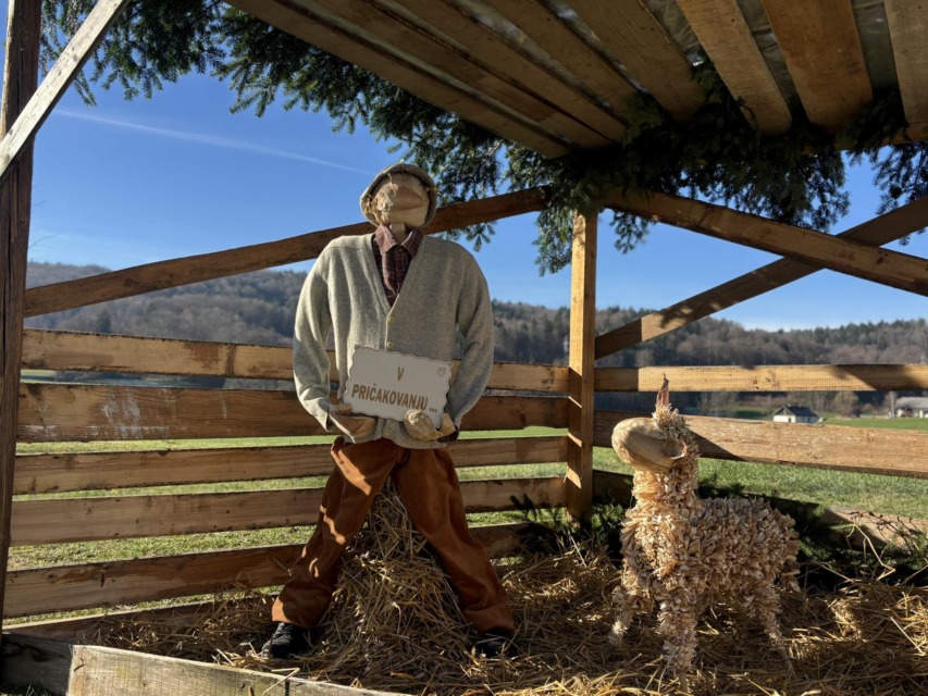 V tem dolenjskem kraju bodo žive jaslice, župnik Blaž navdušen in hvaležen