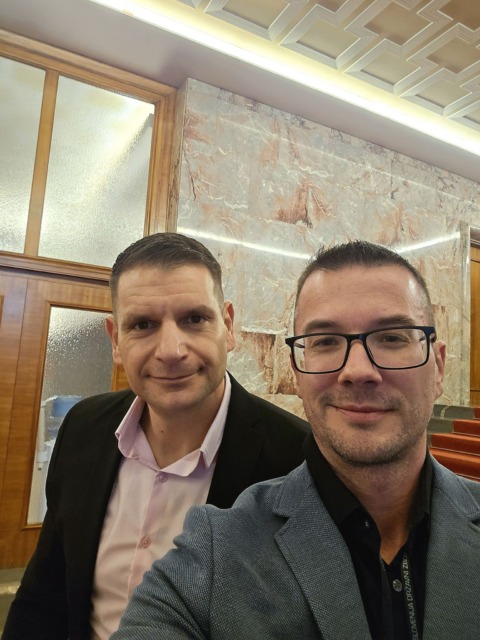 Kaj je Resni.ca? Matjaž Gorjup in Zoran Stevanović pojasnjujeta vizijo gibanja