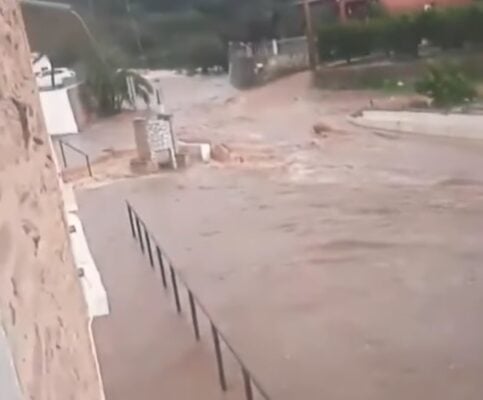 Poplave usodne za eno osebo, dve še pogrešajo