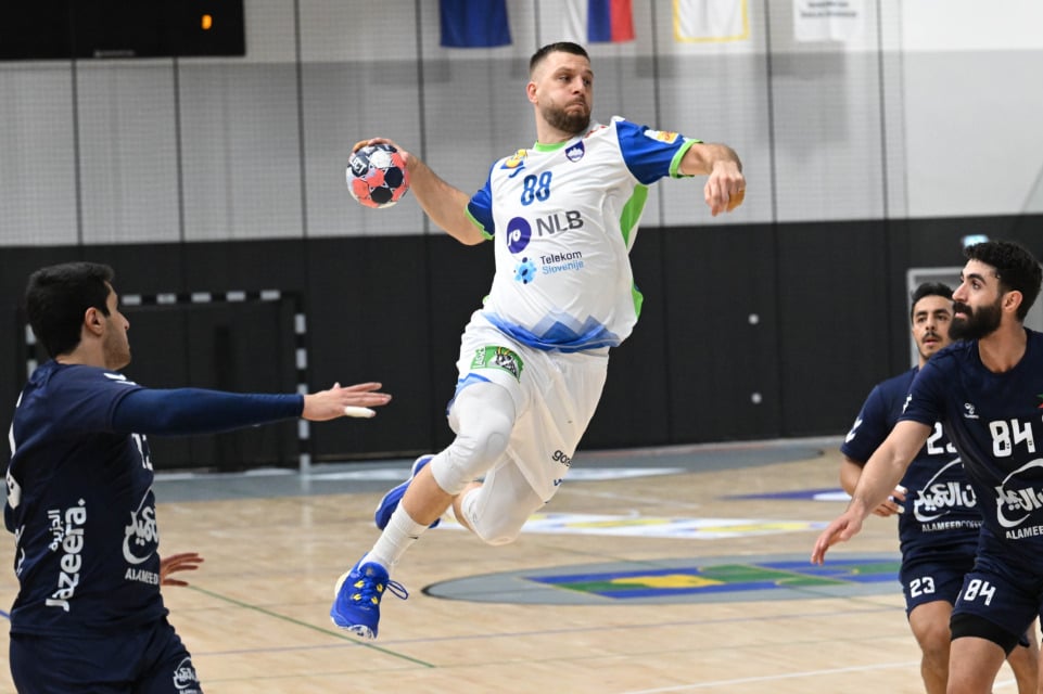 Kako hud udarec za Slovenijo! Na EP brez prvega igralca! Zorman potrt: “Toliko nesreče še nikoli nismo imeli. Težko karkoli rečem!”