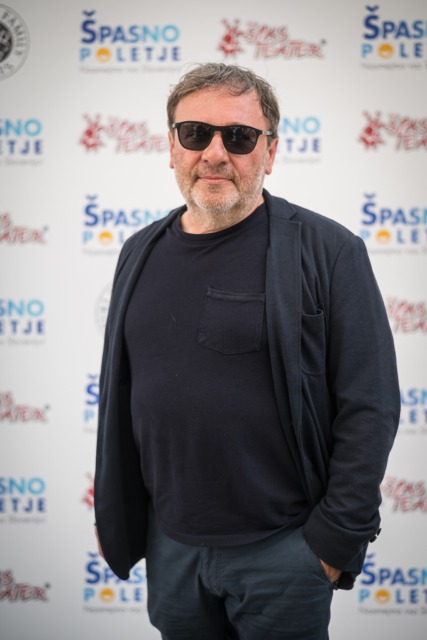 Boja Emeršič na preprogi