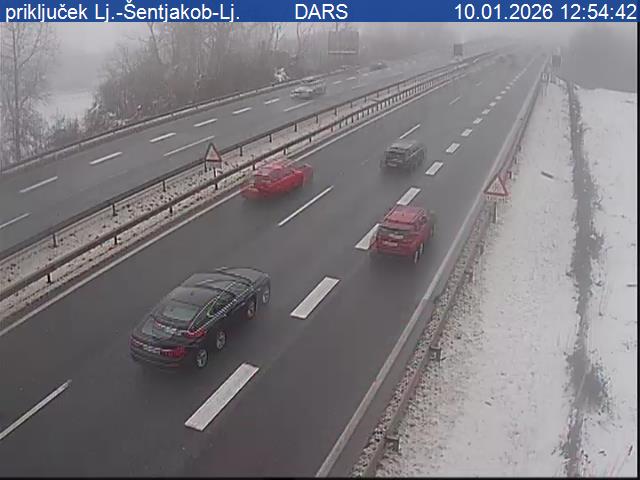 Gosta megla ponekod močno zmanjšuje vidljivost, vozniki, bodite izjemno previdni