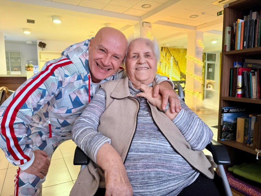 Ste videli mamo znanega pevca? Ponosno jo je pokazal javnosti