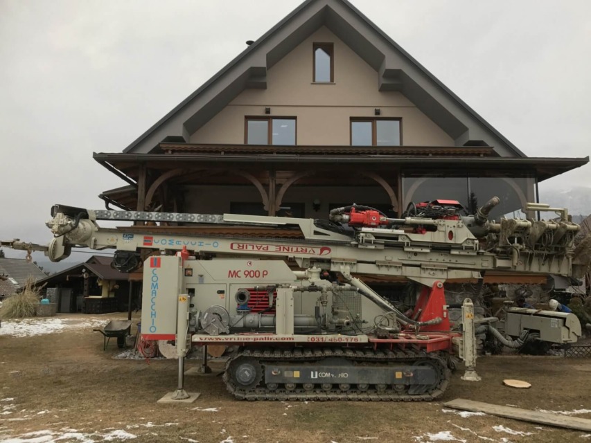 vrtanje vrtin za ogrevanje na parceli